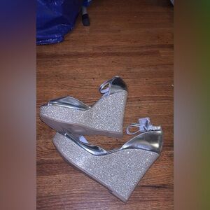 FIONI Clothing Silver Sparkle Wedges